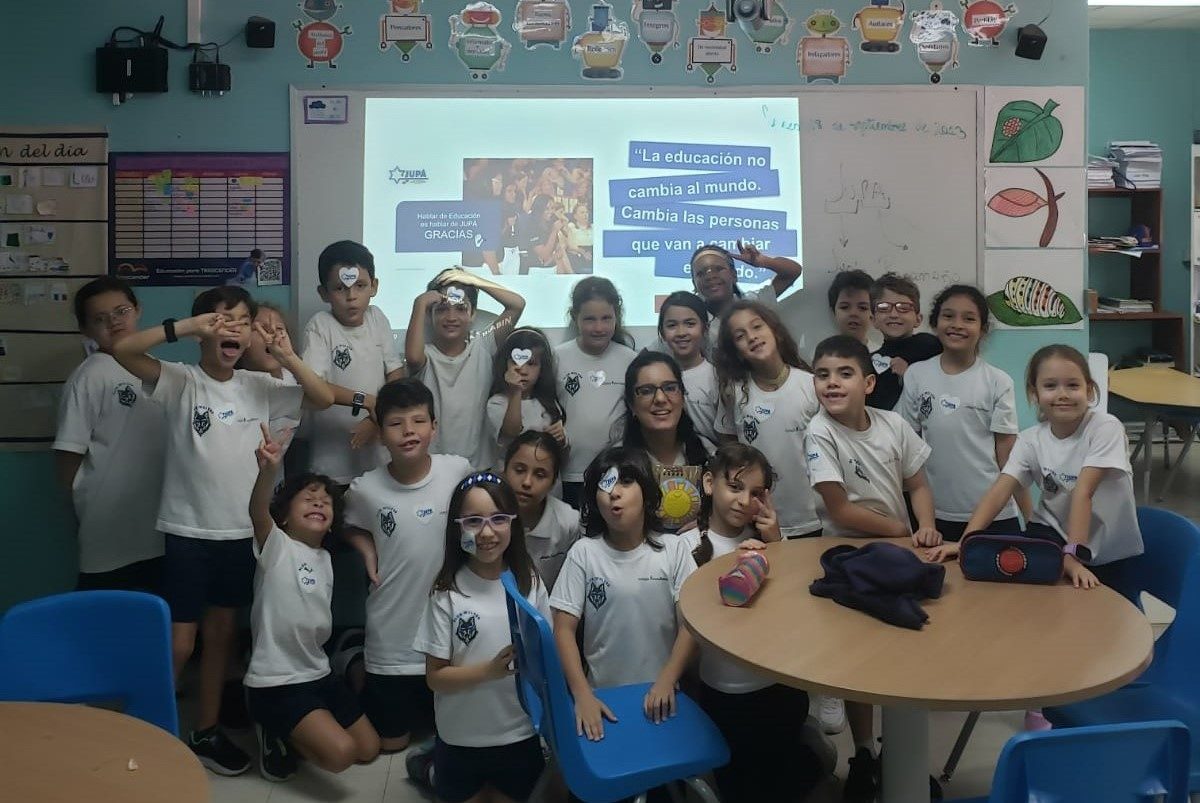 Estudiantes de 2do grado del Colegio Isaac Rabin conocen el trabajo de Fundación JUPÁ en pro a la educación