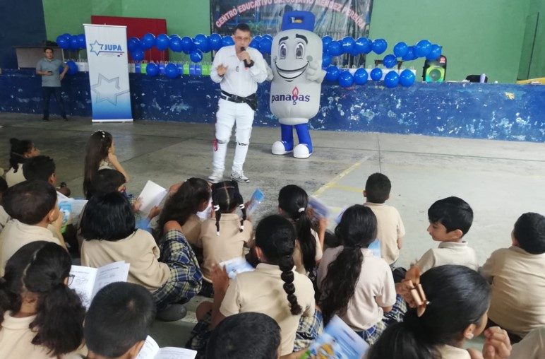 Estudiantes de primero y segundo grado recibieron charla acerca de Cómo actuar frente a un incendio