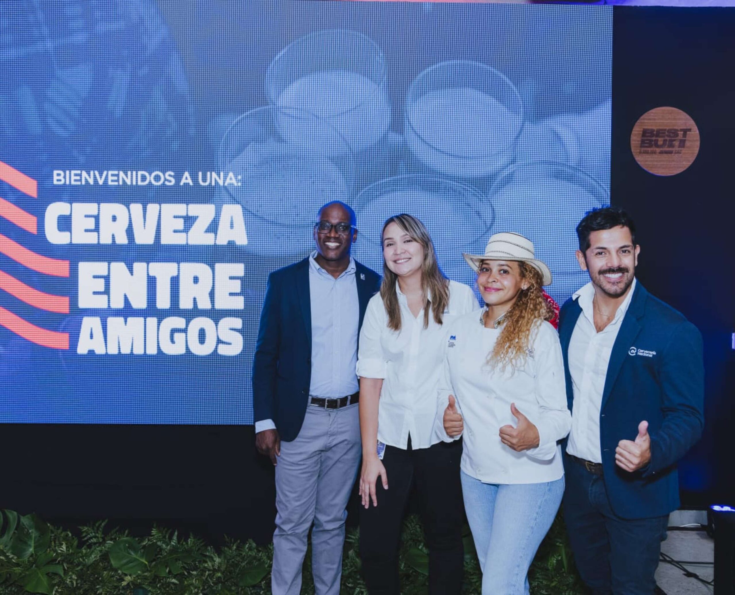 Una Cerveza Entre Amigos y la participación de nuestra egresada del Programa de Asistente de Chef, Miriam Gutiérrez