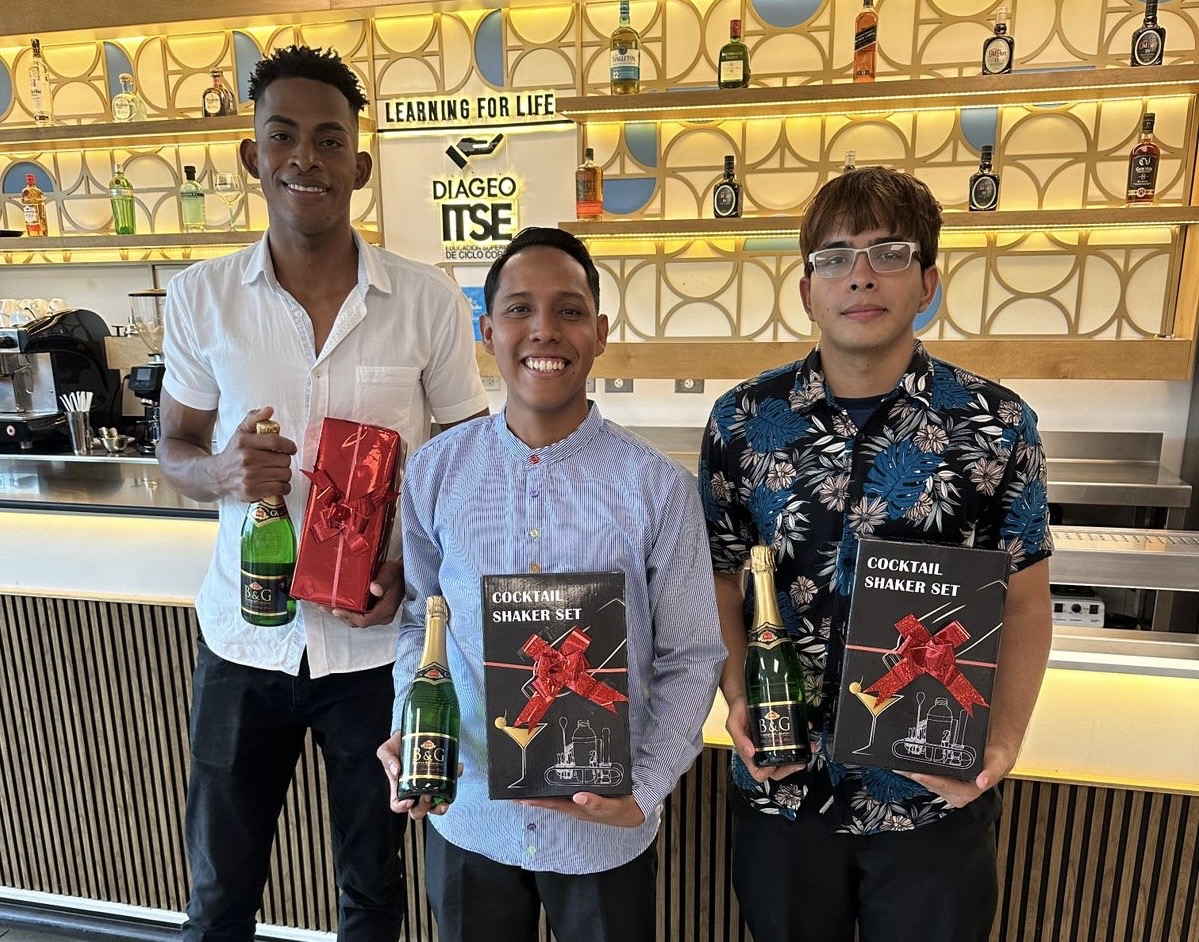 Estudiantes de Artes Culinarias Destacan en los «Barman Awards»