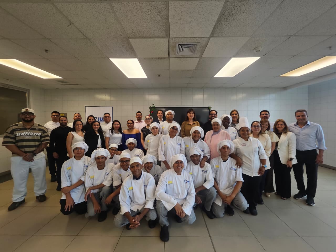 Estudiantes de artes culinarias destacan en sus evaluaciones finales.